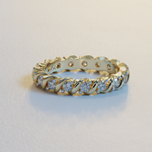 AVA VALORA - 925 Sterling Silver Twisted Prong Eternity Ring – Round-Cut Sparkling Stone Band in Gold, Silver & Rose Gold Finish